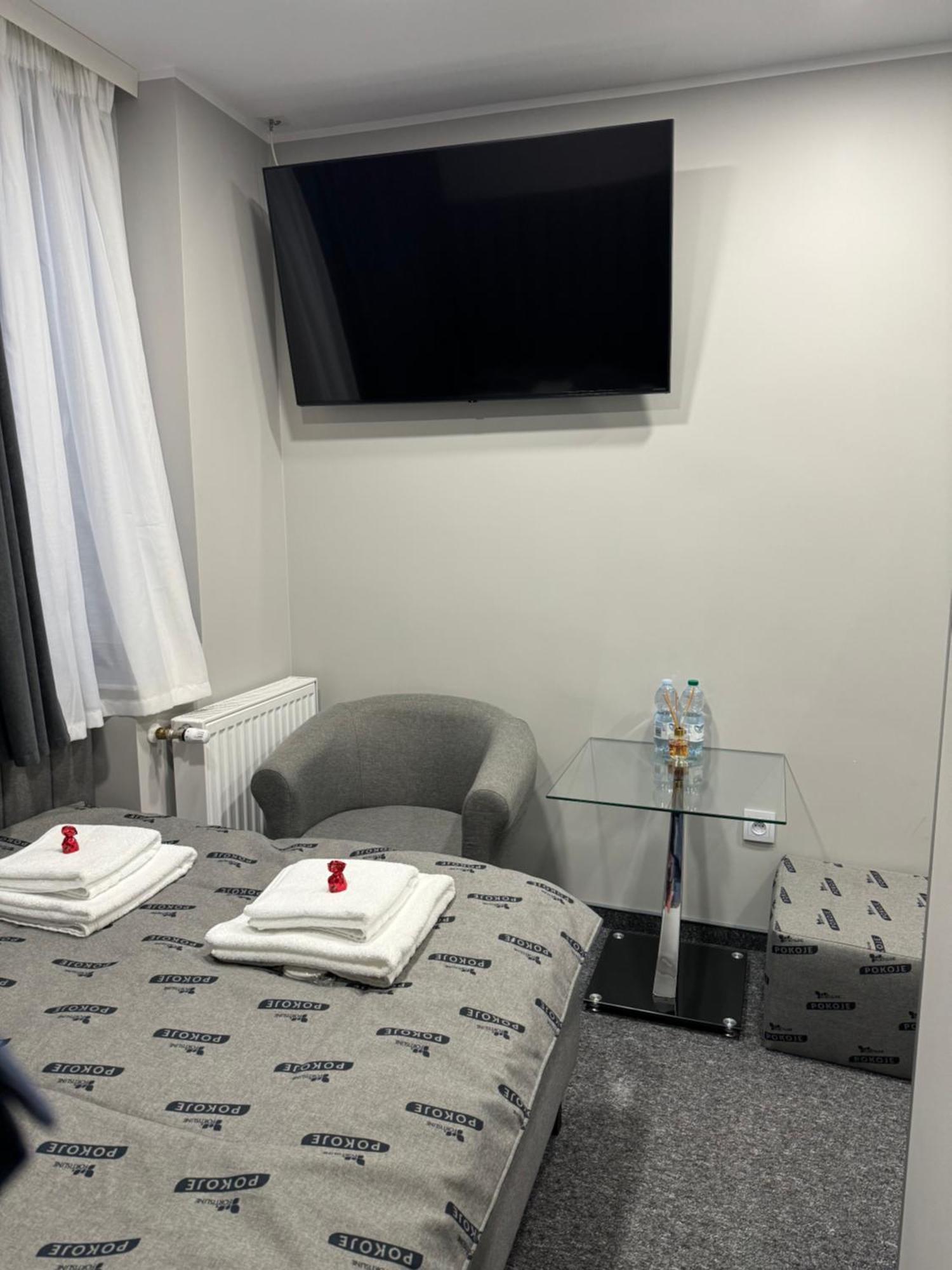 Fortisline Pokoje Z Klimatyzcja Sauna Appartement Opole Buitenkant foto