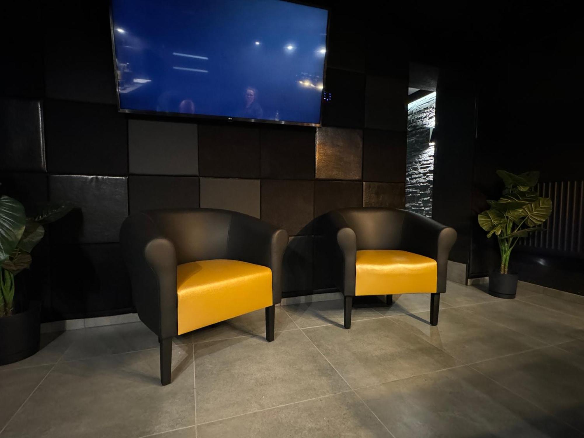 Fortisline Pokoje Z Klimatyzcja Sauna Appartement Opole Buitenkant foto