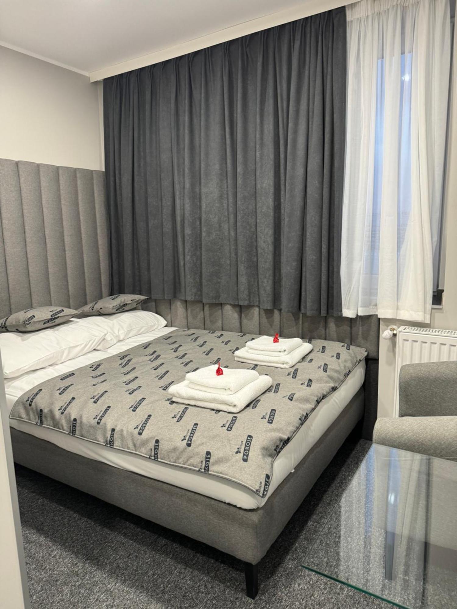 Fortisline Pokoje Z Klimatyzcja Sauna Appartement Opole Buitenkant foto