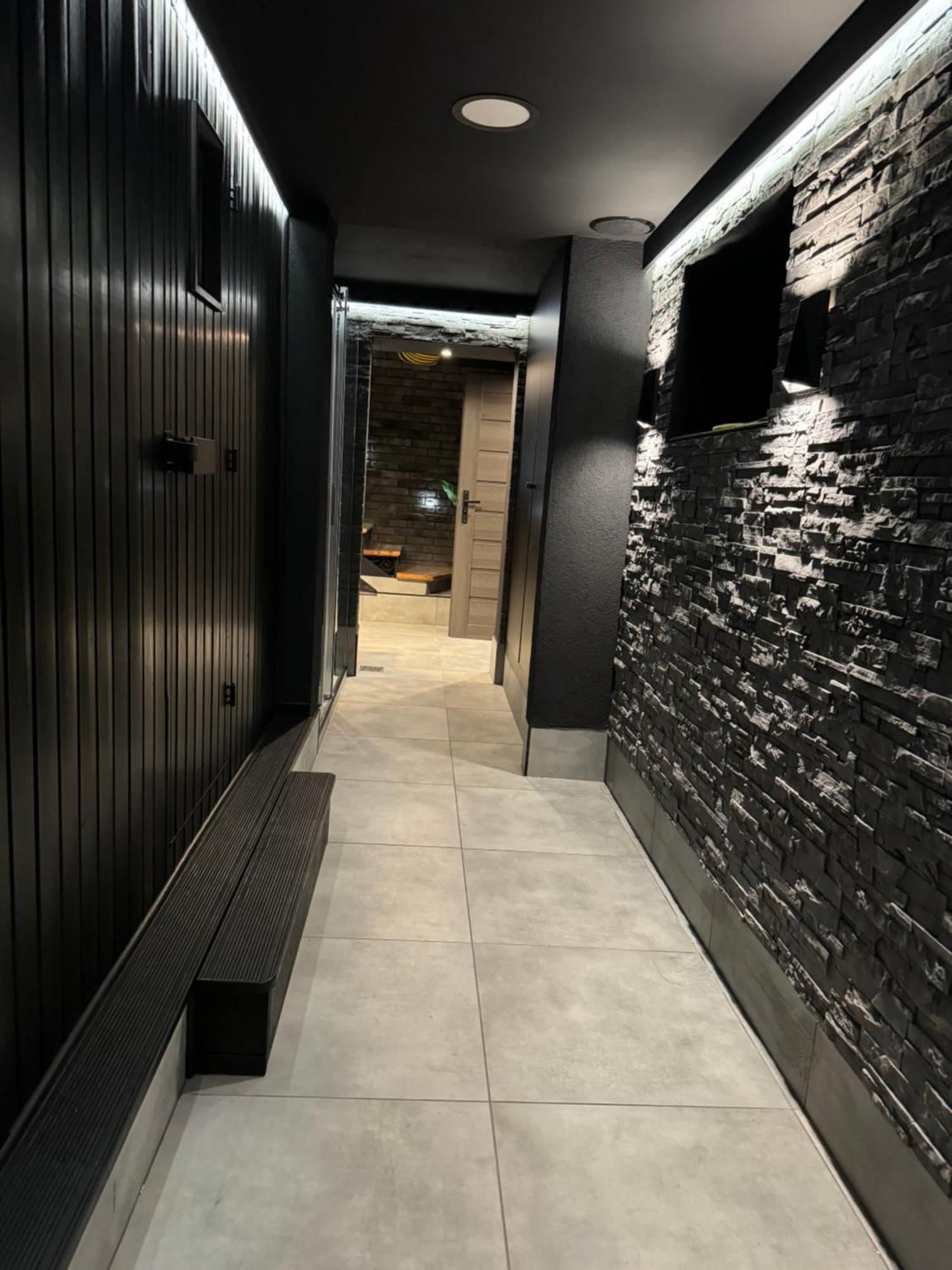 Fortisline Pokoje Z Klimatyzcja Sauna Appartement Opole Buitenkant foto