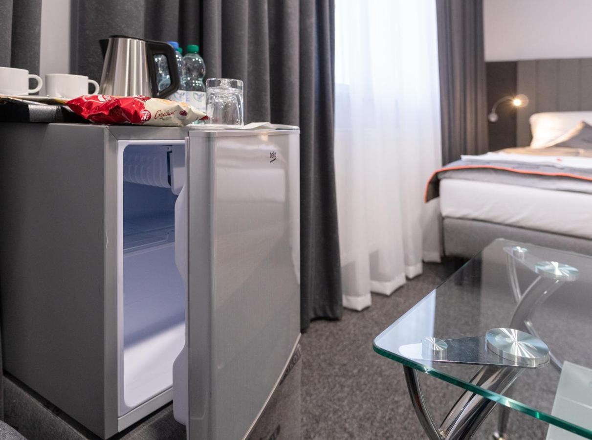 Fortisline Pokoje Z Klimatyzcja Sauna Appartement Opole Buitenkant foto