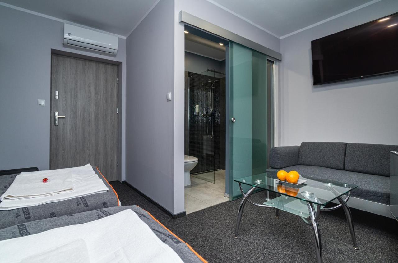 Fortisline Pokoje Z Klimatyzcja Sauna Appartement Opole Buitenkant foto