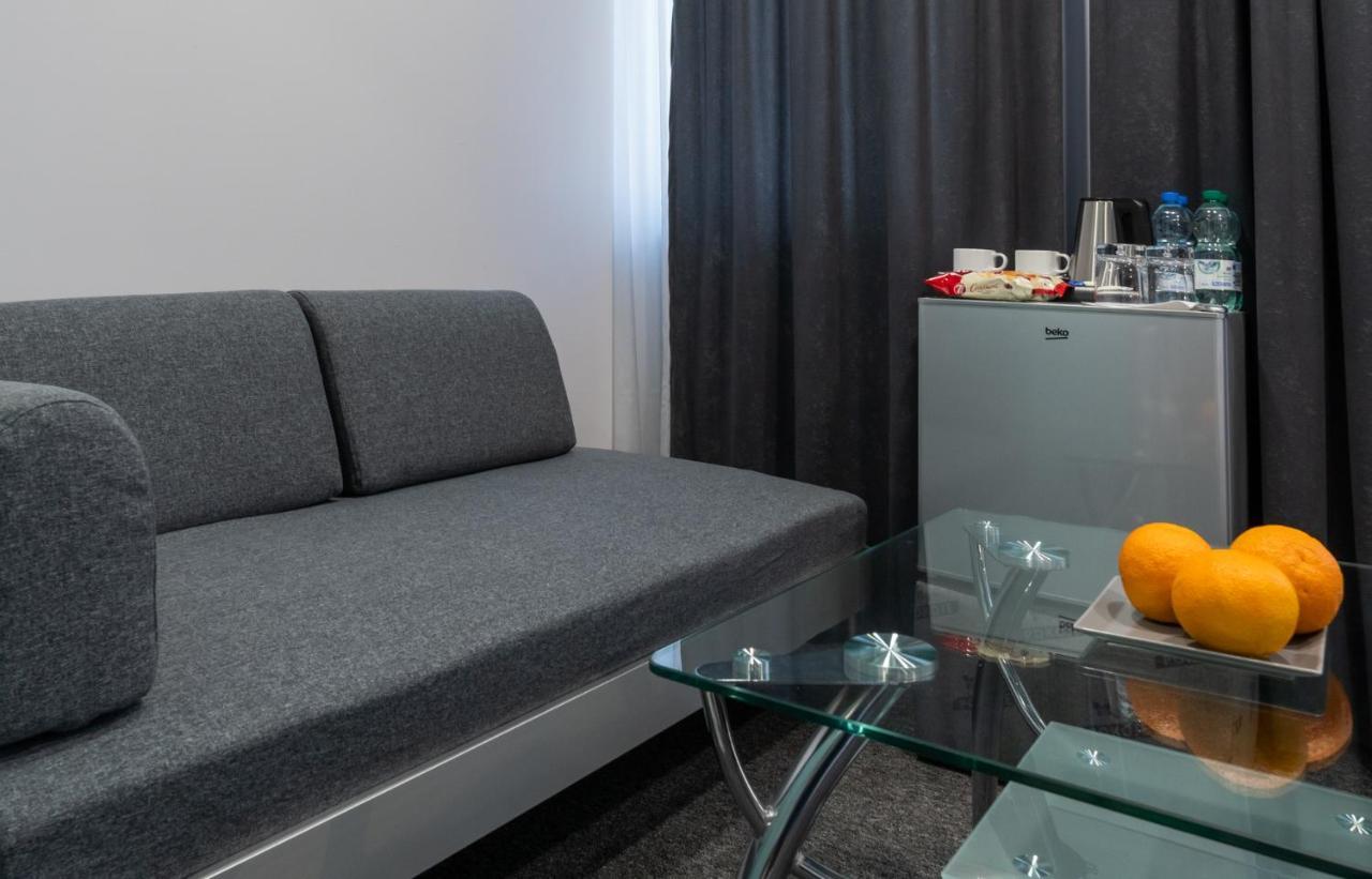 Fortisline Pokoje Z Klimatyzcja Sauna Appartement Opole Buitenkant foto
